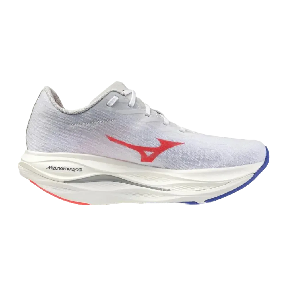 ה-Mizuno WAVE REBELLION FLASH J1GC2535 הוא נעל ריצה לבנה עם נגיעות אדומות וכחולות, עם לוגו Mizuno וסוליה עבה ומרופדת.
