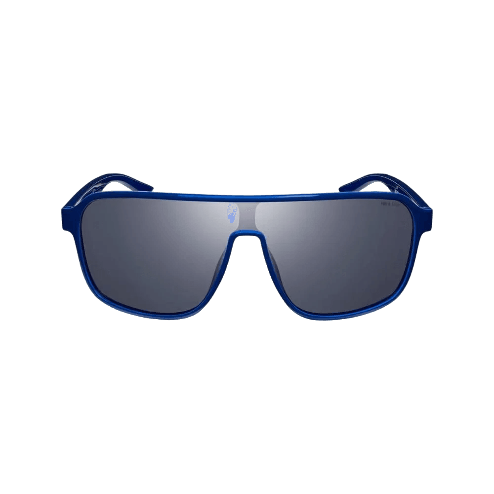 משקפי שמש NIKE VINTAGE FLYER IB3680X-492 BLUE VOID/BLUE של Nike עם מסגרת כחולה ועדשות כהות, מוצגות מהחזית על רקע לבן.