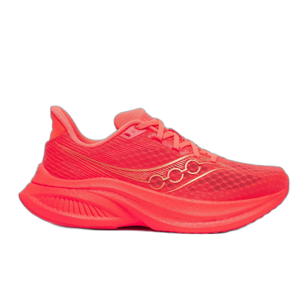נעלי ריצה סאקוני אנדורפין ספיד 5 לנשים Saucony Endorphin Speed 5 ViziRed – מבט צד על נעל אדומה בוהקת עם סוליה עבה מקצף PWRRUN PB ולוגו צדדי בגוון זהב