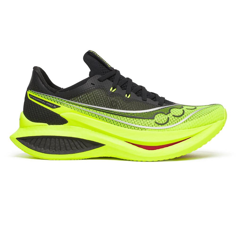 ה-Saucony ENDORPHIN PRO 5 CITRON/BLACK S21064-130 היא נעל ריצת שטח בצבעי צהוב ניאון ושחור, עם סוליה עבה וחלק עליון מרשת, המוצגת במבט צדדי על רקע לבן.