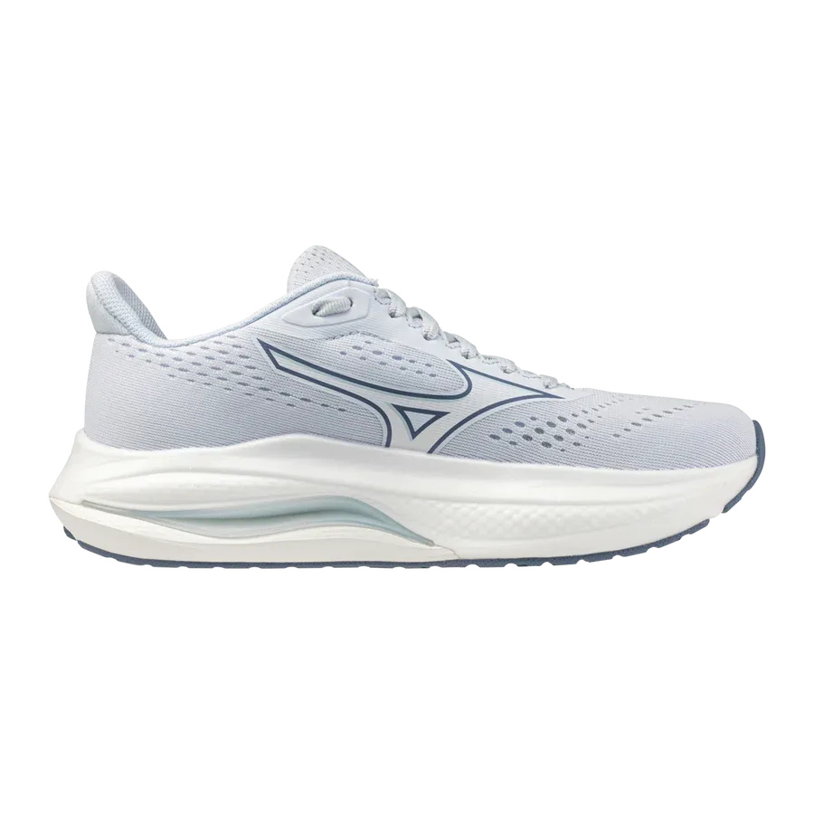 ה-Mizuno WAVE INSPIRE 22(W) J1GD264424 הוא נעל ריצה אתלטית בצבע אפור בהיר עם סוליה לבנה עבה, חלק עליון מרשת, סגירת שרוכים ולוגו Mizuno בצבע אפור כהה בצד.