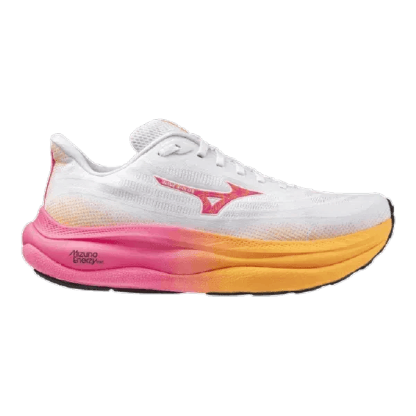 נעלי ריצה מיזונו לנשים Mizuno WAVE SKY 9 בצבע לבן עם נגיעות ורוד וכתום, לוגו ורוד וסוליה בגווני צהוב-ורוד. דגם מודרני ובולט – J1GD255401.