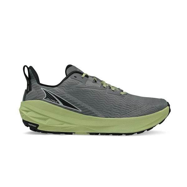 ה-Altra Experience Wild A0A82CF231, הכולל סוליה עבה ובצבע אפור וירוק, מוצג על רקע לבן.