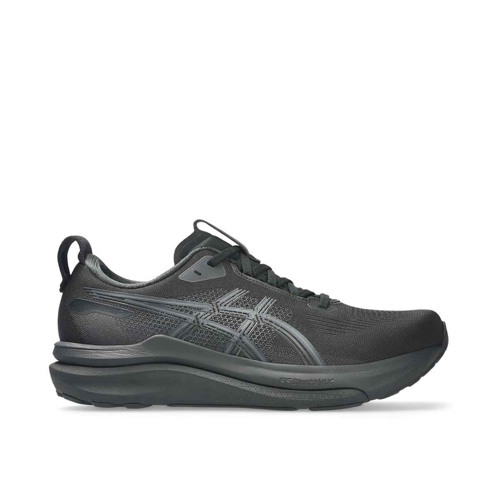 מבט מהצד על נעל ריצה Asics Gel Kayano 33 Extra Wide (4E) לגברים בצבע שחור, עם סוליית ביניים מרופדת