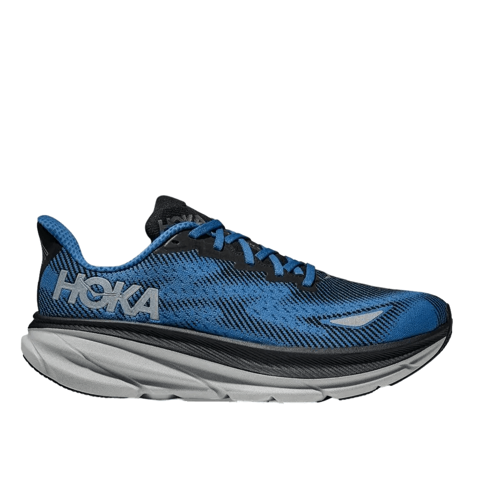 Hoka CLIFTON 9 GTX (1141470/BGYNF) הוא נעל ריצה אטומה למים בצבעים כחול ושחור עם סוליה לבנה עבה, לוגו HOKA בצד ועיצוב נמוך.