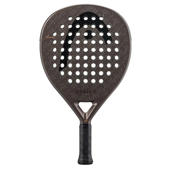מחבט פאדל Head Coello Vibe 2026 שחור, מבט חזית של פני המשטח המחוררים עם כיתוב COELLO.