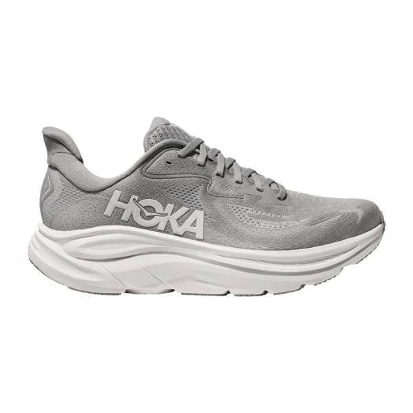 ה-Hoka CLIFTON 10 בצבע אפור כוכבים/כוכב כולל רשת עליונה, סוליה לבנה עבה ולוגו של Hoka בצד, המוצג כאן בתצוגת פרופיל צדדית.