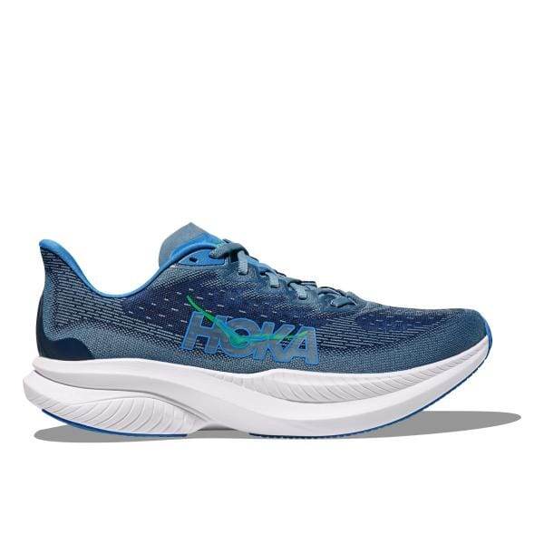 נעל ריצה Hoka MACH 6 DOWNPOUR בעיצוב כחול עם סוליה לבנה עבה ושרוכים כחולים, המוצגת על רקע רגיל.