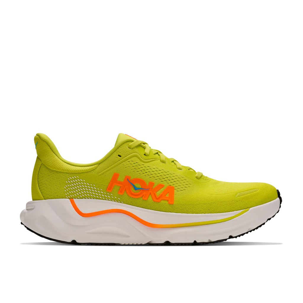נעלי ריצה תומכות Hoka Arahi 9 לגברים בצבע Citrus/Neon – כתום הדרים זוהר עם נגיעות ניאון, על רקע לבן