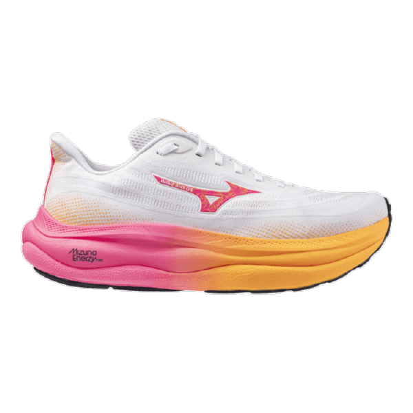 נעלי ריצה מיזונו לנשים Mizuno WAVE SKY 9 בצבע לבן עם נגיעות ורוד וכתום, לוגו ורוד וסוליה בגווני צהוב-ורוד. דגם מודרני ובולט – J1GD255401.