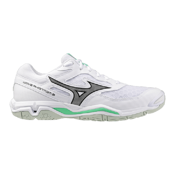 Mizuno WAVE PHANTOM 3 X1GA226016 הוא נעל כדור יד/כדורעף לגברים בצבע לבן עם פרטים בשחור ואפור, חלק עליון מרשת ונקודת דגש בצבע ירוק בהיר על הסוליה, כפי שנראה מהצד.