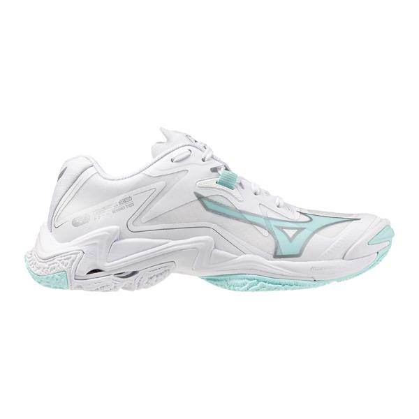 נעלי Mizuno WAVE LIGHTNING Z8 V1GC240045 נעלי כדורעף/כדוריד מיזונו לנשים מתאפיינות בעיצוב לבן וירוק מנטה, סוליה מרקמת, לוחות רשת ולוגו Mizuno — המוצג כאן בתצוגת פרופיל ימני.