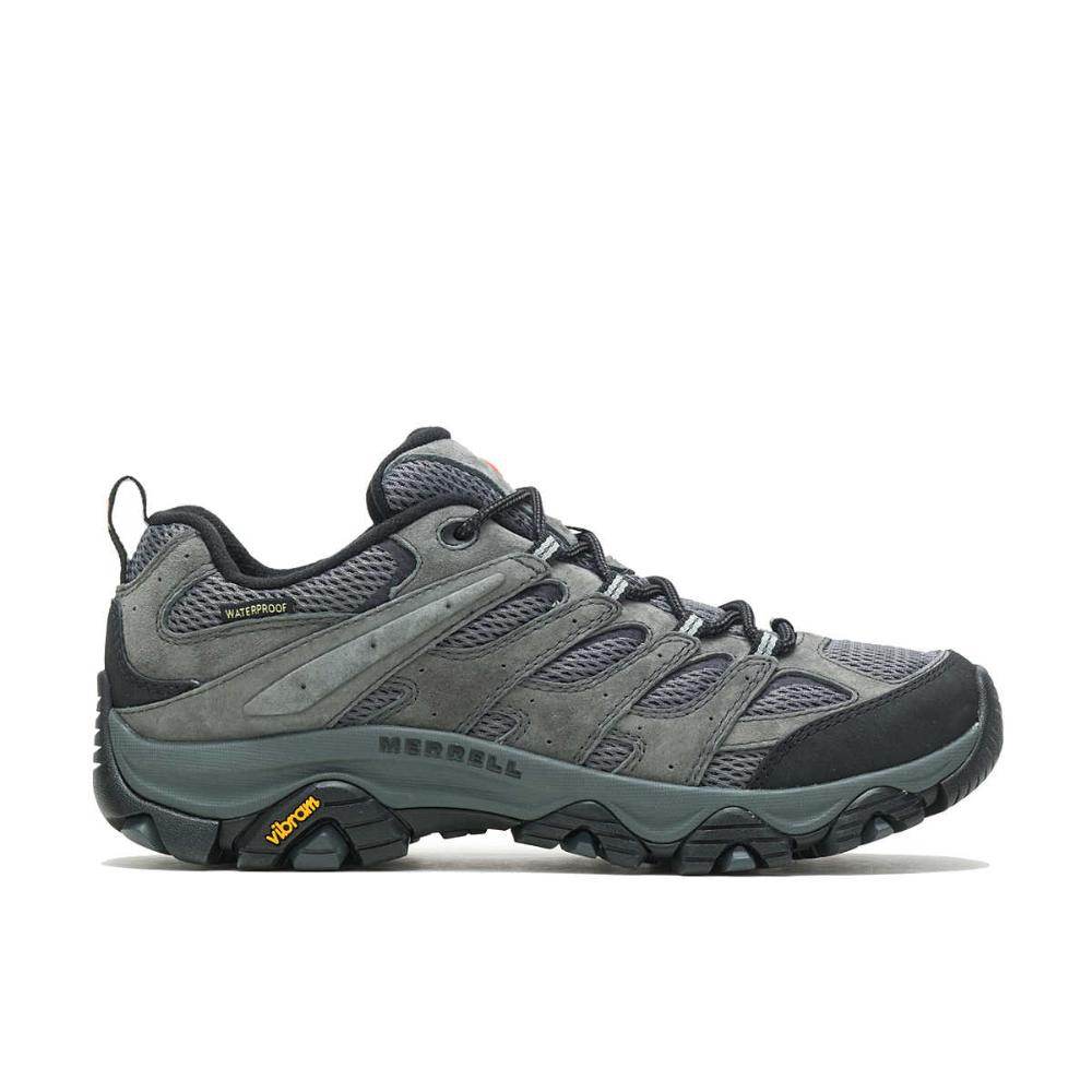 נעלי הטיולים Merrell נעלי טיולים מירל מואב 3 לגברים MOAB 3 WP GRANITE J035855 מוצגות בצבע אפור עם נגיעות שחורות, לוחות רשת וסוליה Vibram — נעלי טיולים אמינות ואידיאליות מבית Merrell על רקע לבן.