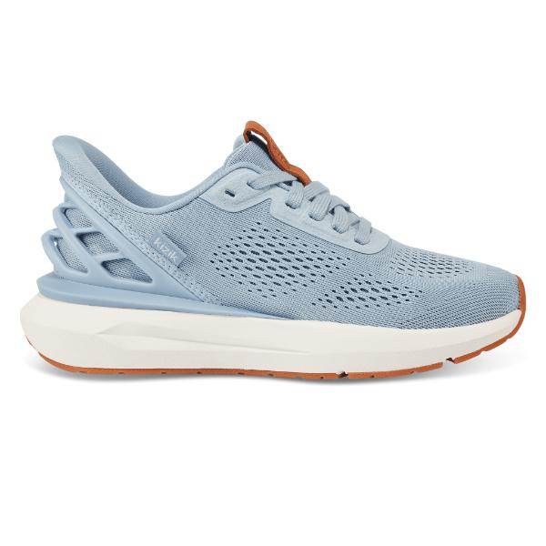 נעלי הספורט Kizik KIZ100W-SOCH Women's Athens 2 בצבע תכלת כוללות גפה עליונה מרשת, סוליה לבנה, סוליה חיצונית חומה ותמיכה בעקב. מותג: Kizik.