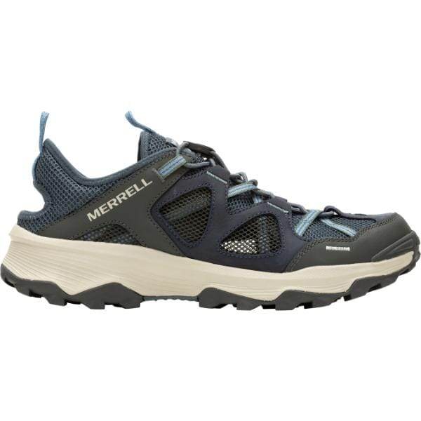 מבט מהצד של נעל טיולים של Merrell Speed Strike Slate J037575 עם חלק עליון ברשת שחור וכחול, סוליה ביניים לבנה וסוליית חוץ שחורה המיועדת לשטח טרשי.