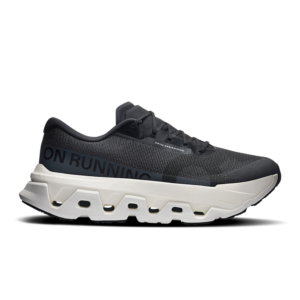 נעלי ריצה On Cloudmonster 3 Hyper לגברים בצבע Black/Ivory מבית On, מבט צדדי — חלק עליון שחור על סוליית שנהב עבה עם תאי CloudTec גדולים.