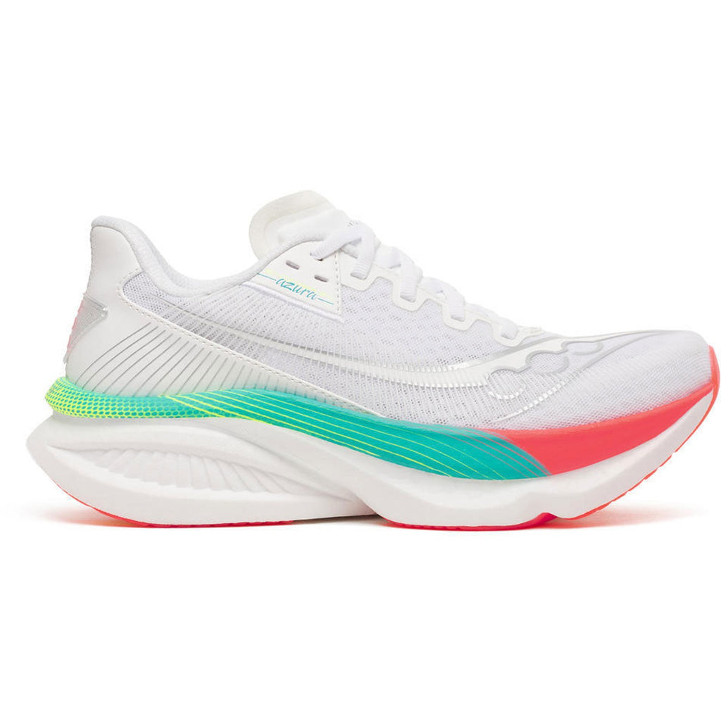 נעלי ריצה Saucony Endorphin Azura לנשים בגוון White/Multi — פרופיל צדדי עם גפה לבנה, נגיעות טורקיז וירוק ניאון ופרטים ורודים באזור האצבעות והעקב, על סוליה אמצעית לבנה מקצף PWRRUN PB.