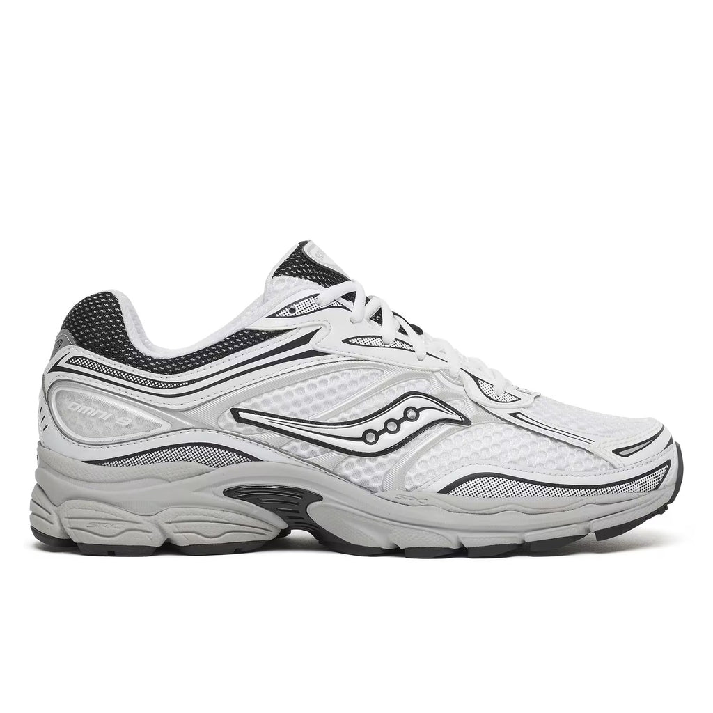 Saucony ProGrid Omni 9 White/Cadet – מבט אלכסוני על השכבות הלבנות וסוליית הגומי העבה