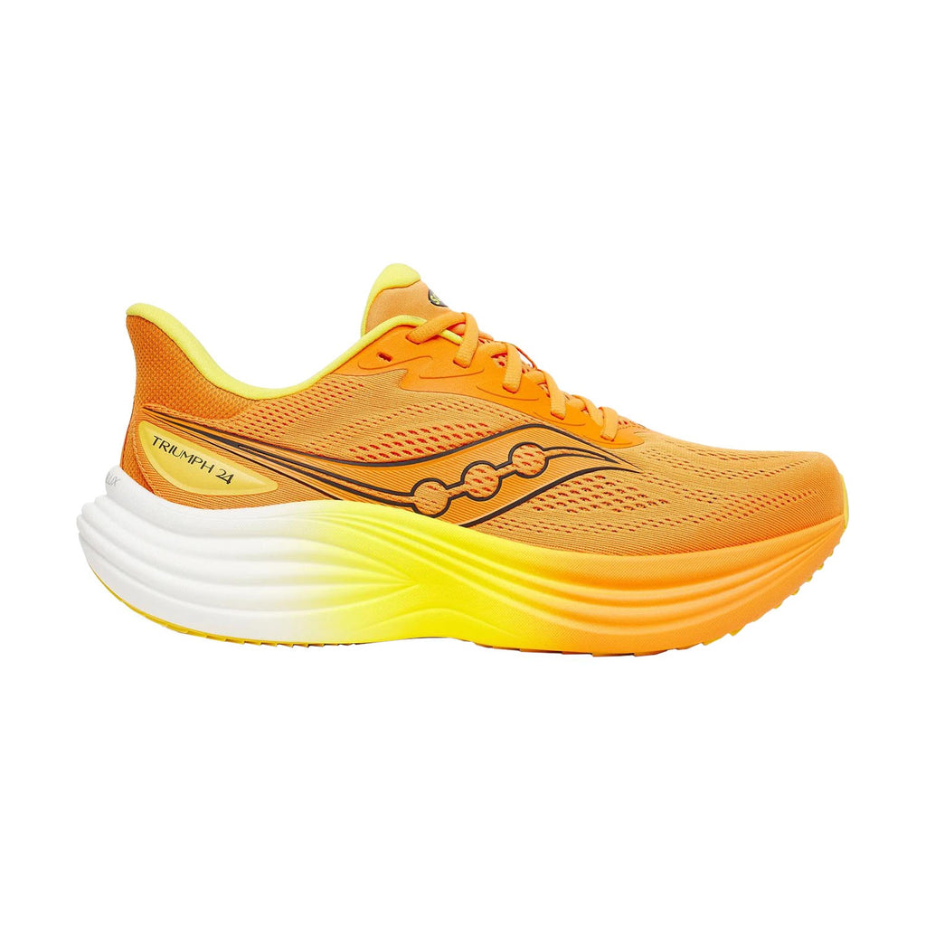 נעל ריצה Saucony Triumph 24 בצבע Fuego — כתום בוהק עם נגיעות צהובות וסוליה אמצעית עבה בגראדיאנט לבן.