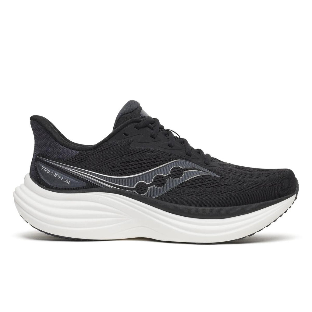 נעל ריצה Saucony Triumph 24 לנשים בצבע Black/Silver — מבט צד חיצוני על הגפה השחורה מרשת, לוגו סאקוני בכסף וסוליה לבנה עבה עם הכיתוב TRIUMPH 24.