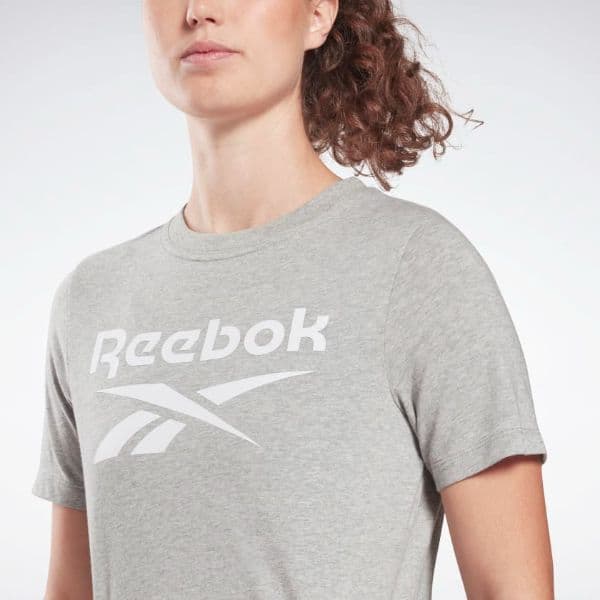 חולצת ריבוק קצרה לנשים Reebok HB2275 RI BL Crop Tee - AroSport - ארוספורט Reebok